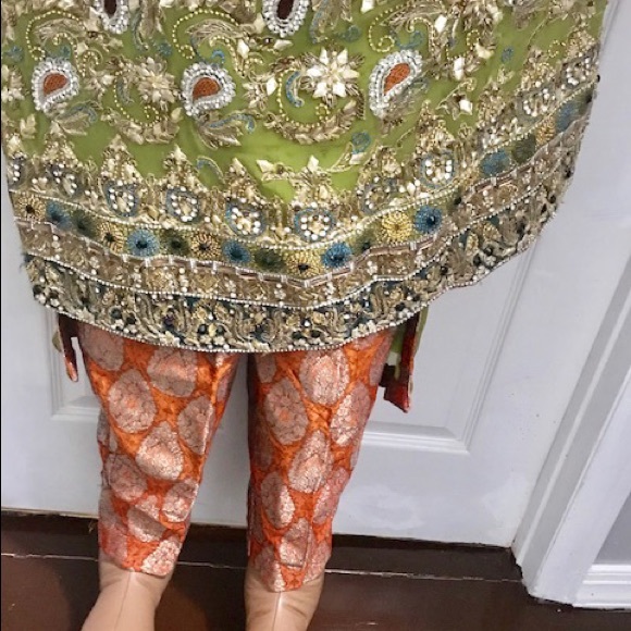 Heavy parti georgette with gold work - Picture 3 of 3
